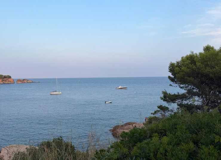 Vistes des del Seaclub Alàbriga Vistes des del Seaclub Alàbriga