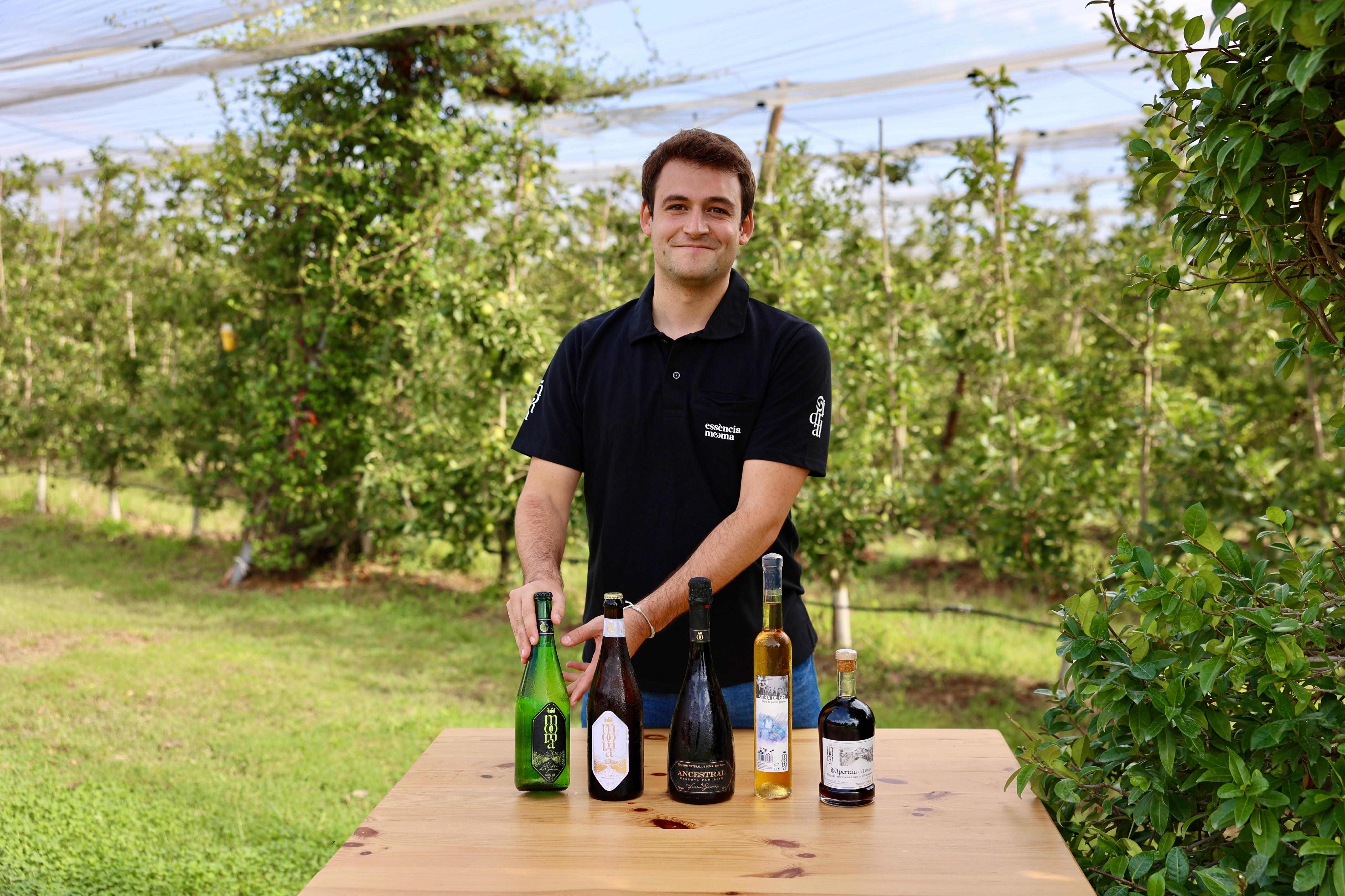 Ferran Frigola amb les cinc sidres premiades.