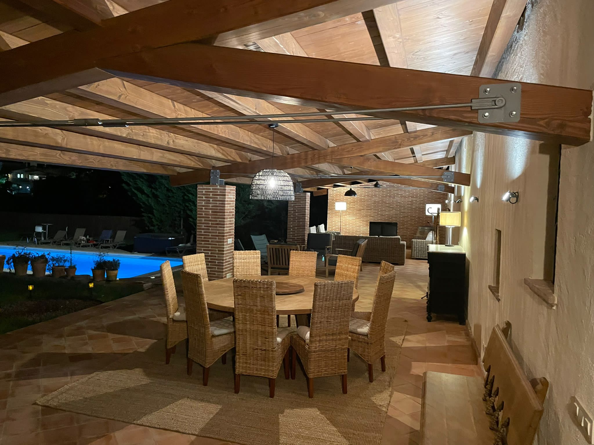 Jardí exterior realitzat per Pallars Fusta