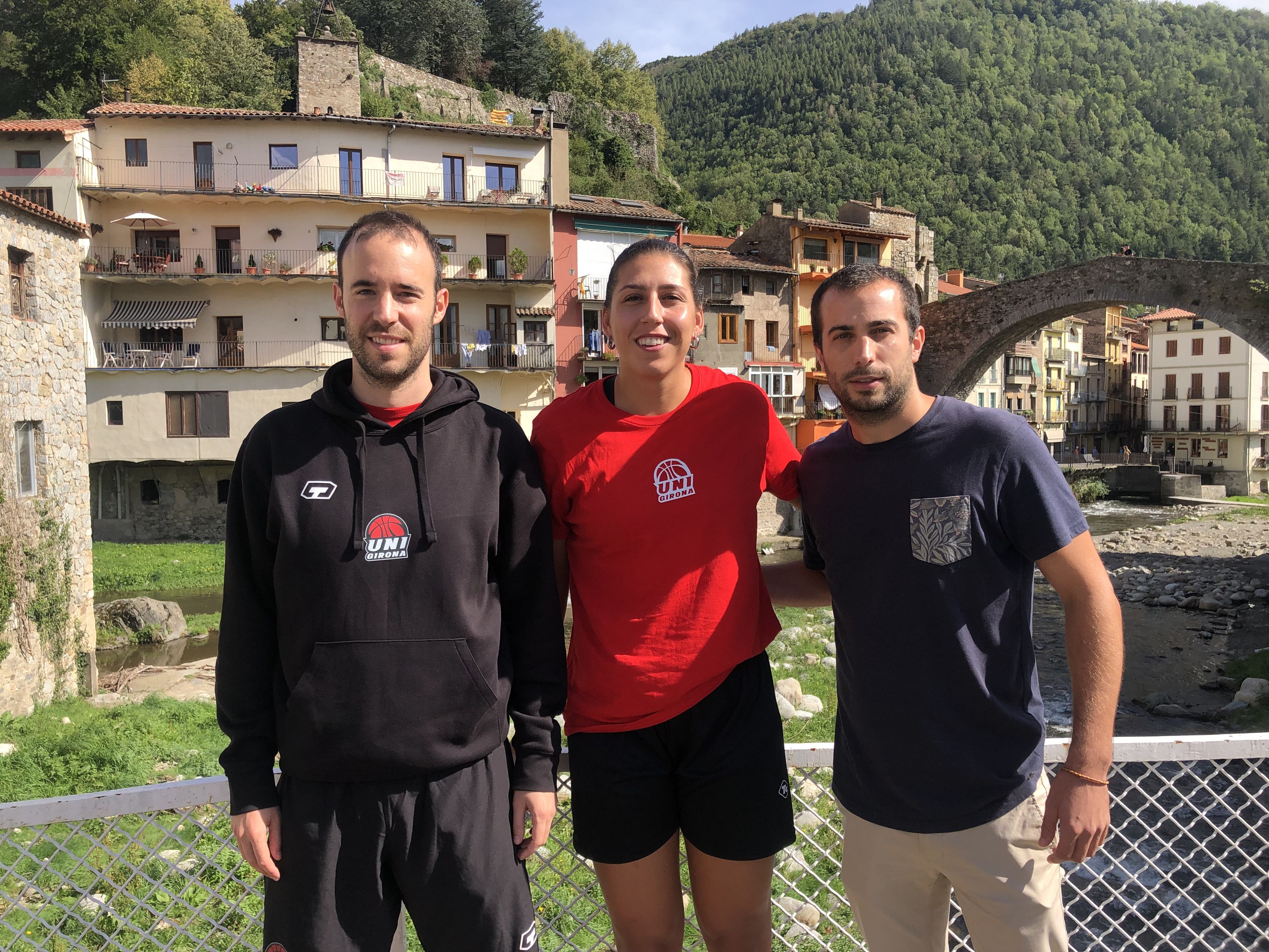 A la foto  Joan Bobi, l'entrenador Bernat Canut i María Araújo.