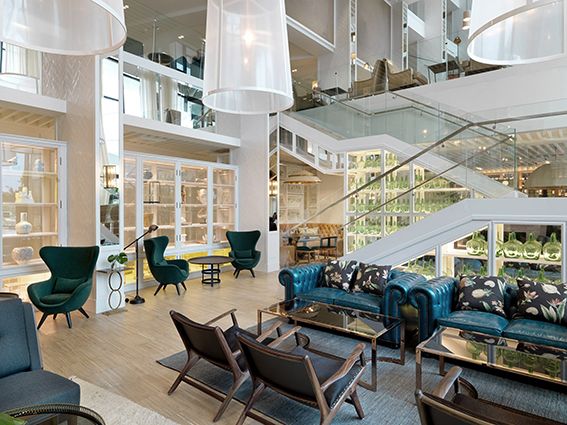 Hotel Camiral LOBBY min