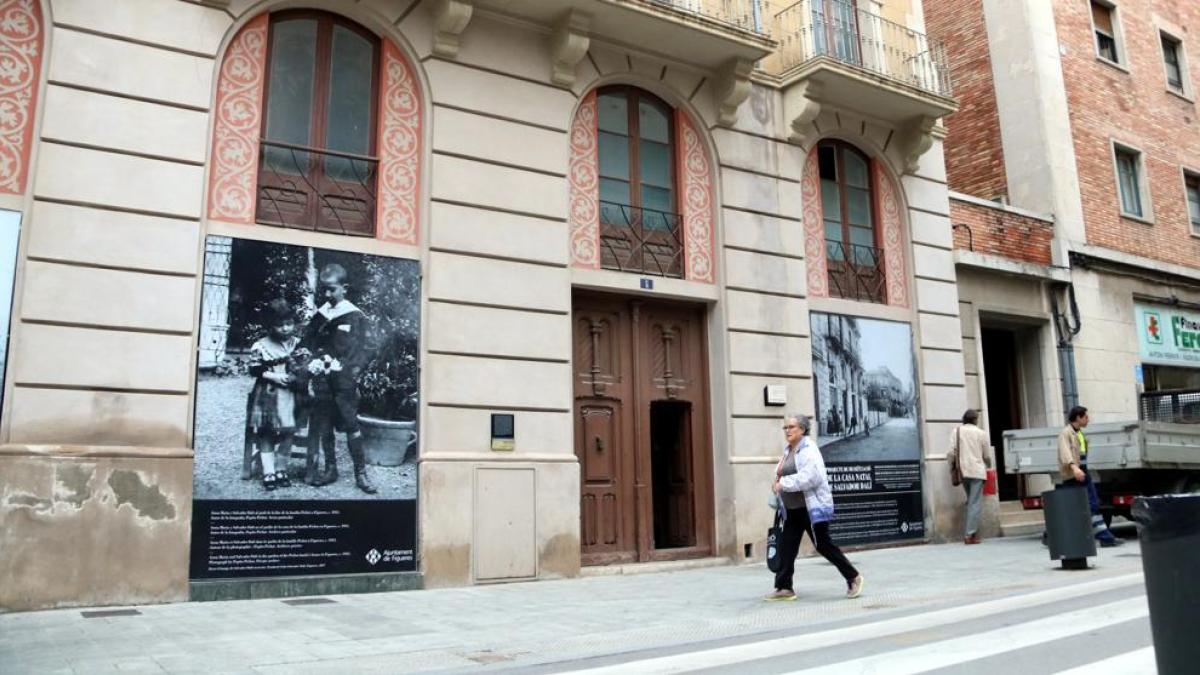 Casa natal de Dalí al carrer Narcís Monturiol de Figueres Casa natal de Dalí al carrer Narcís Monturiol de Figueres