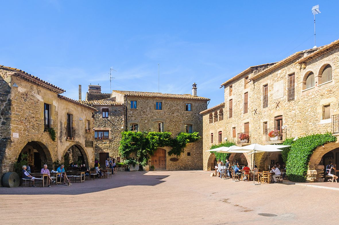La Plaça medieval de Monells
