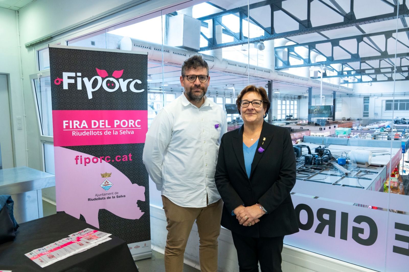 L'alcaldesa de Riudellots de la Selva Montserrat Roura i el regidor Josep Santamaria a la presentació de FIPORC