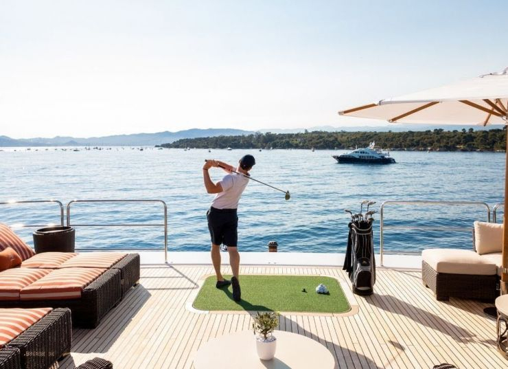 Jugar a Golf a bord del Lady S Jugar a Golf a bord del Lady S