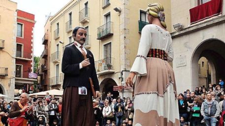 figueres fires i festes de la santa creu cercavila de gegants