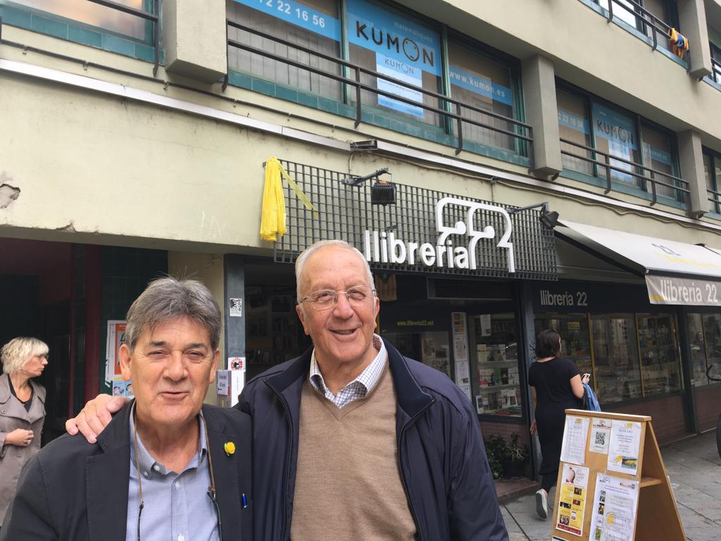 L'empresari Narcís Agustí i el seu amic, el llibreter Guillem Terribas