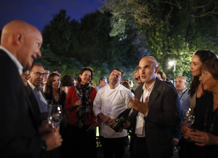 El conseller amb diferents representants del sector a la Nit del Gourmet Català El conseller amb diferents representants del sector a la Nit del Gourmet Català