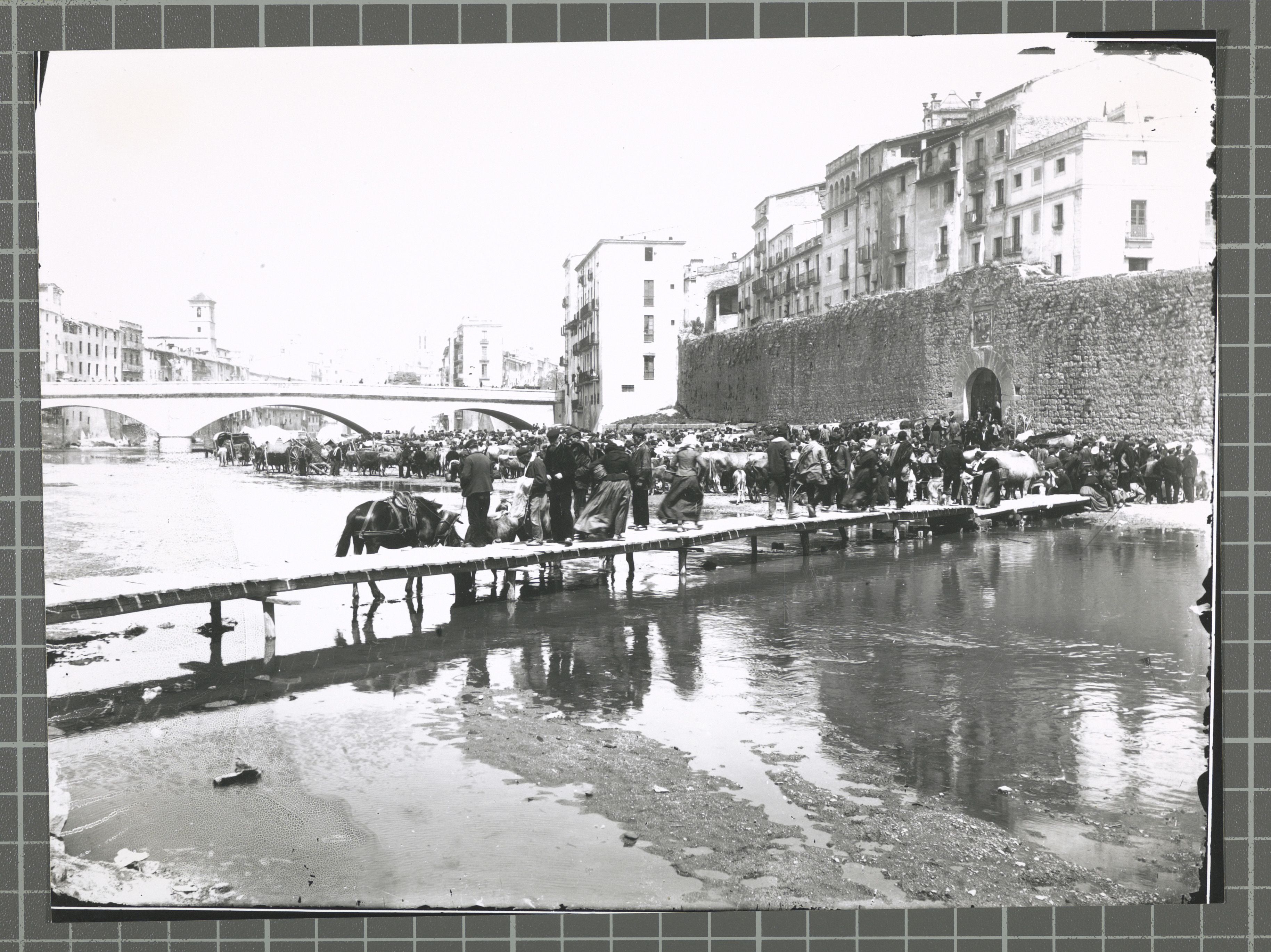 Ajuntament de Girona. CRDI (Amís Unal Alá)1889