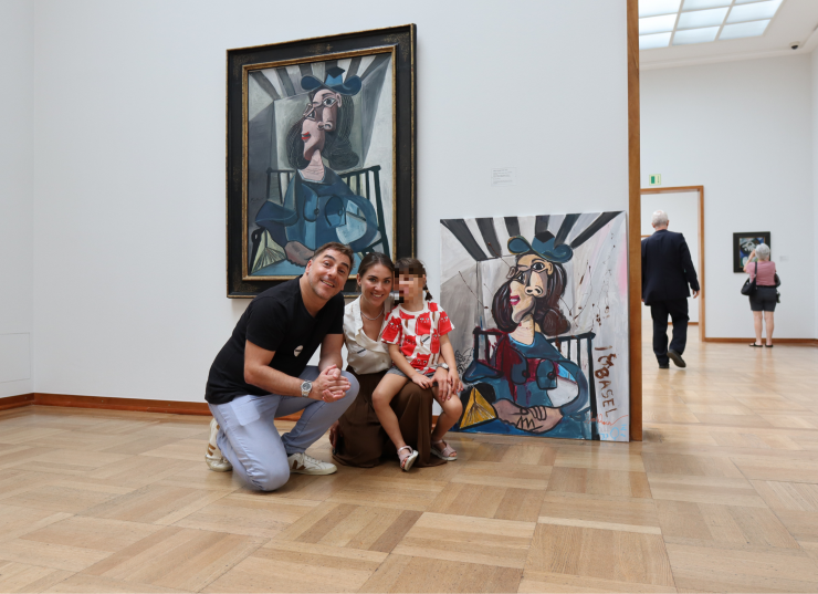 Jordi Roca i la seva famíilia pintant un Picasso a Basilea, Suïssa Jordi Roca i la seva famíilia pintant un Picasso a Basilea, Suïssa