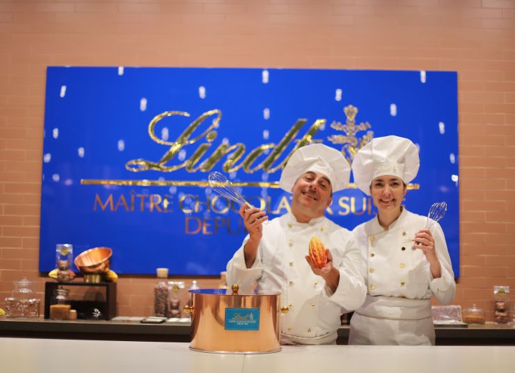 Jordi Roca i Ale Rivas a la fàbrica de xocolates Lindt Jordi Roca i Ale Rivas a la fàbrica de xocolates Lindt