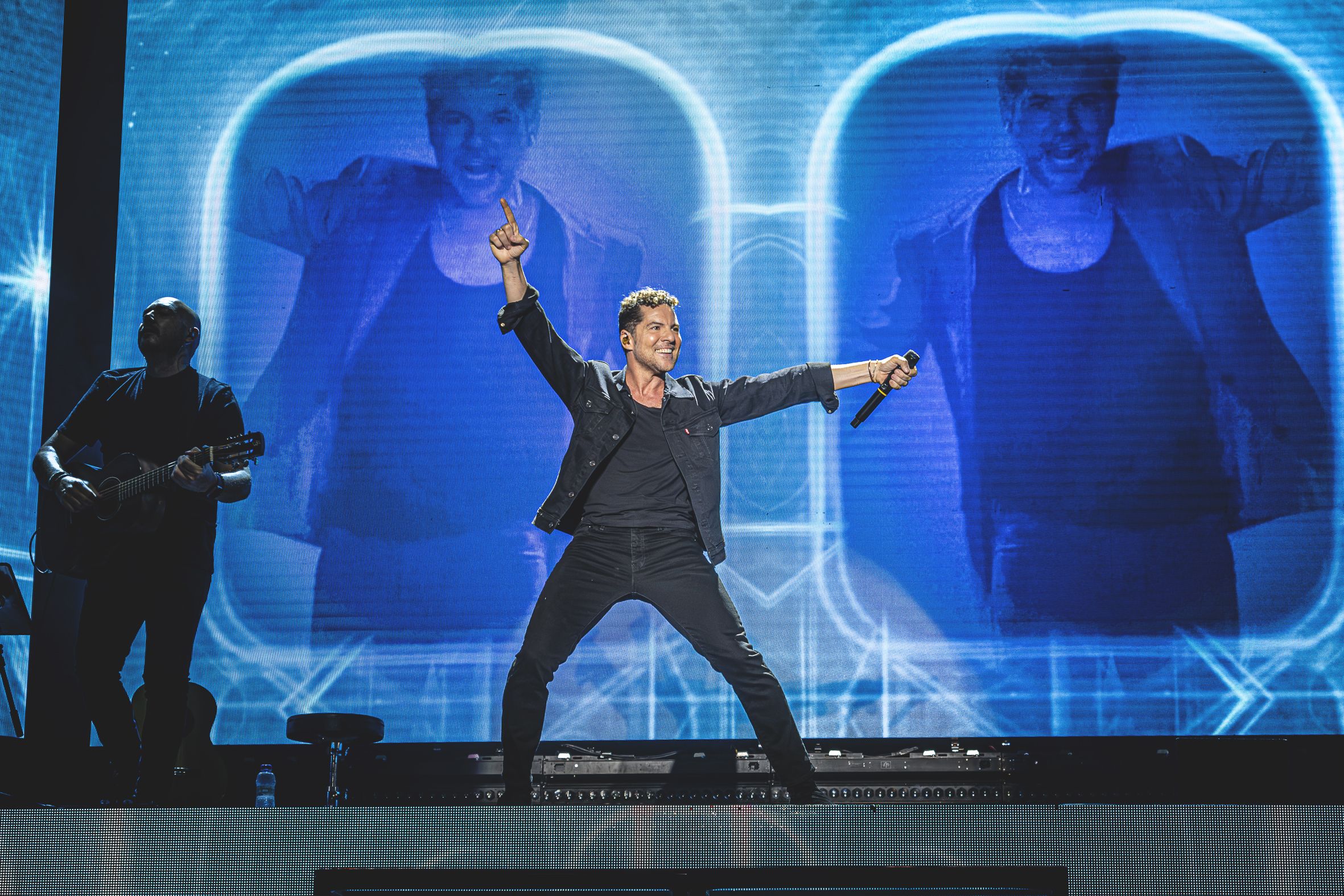 David Bisbal   Sons del Món   Autoria  Gaspar Morer 