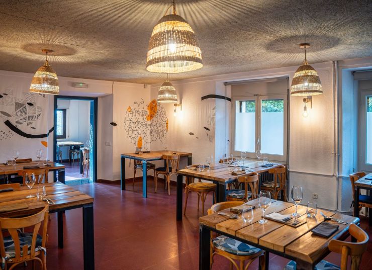 La sala del restaurant El Brot del xef Isaac Jover