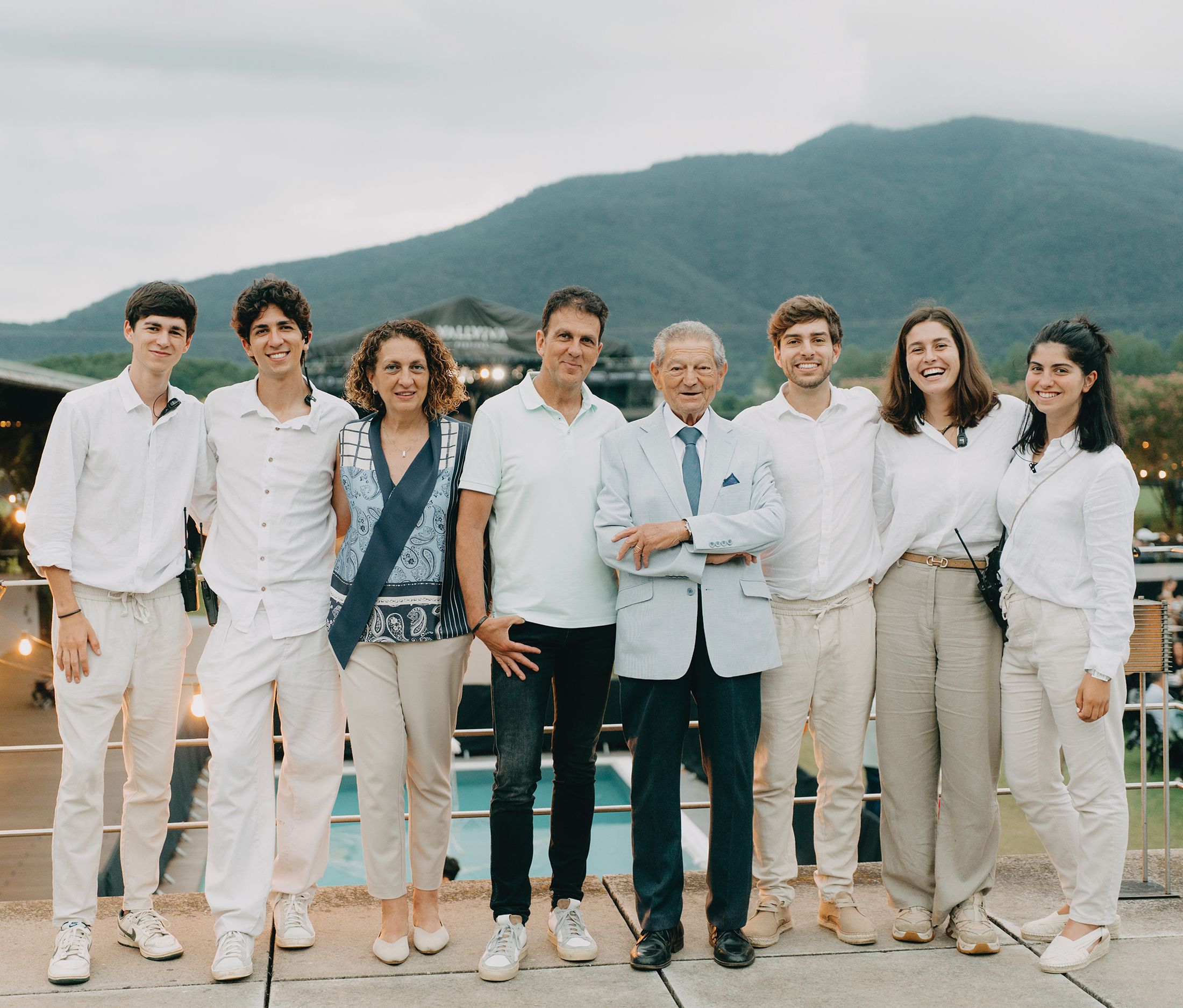 Set dècades i quatre generacions.