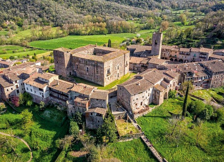 santa pau intro santa pau intro