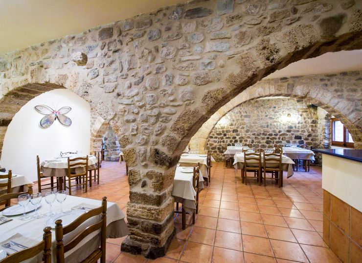 mas pere pau besalu photo 13