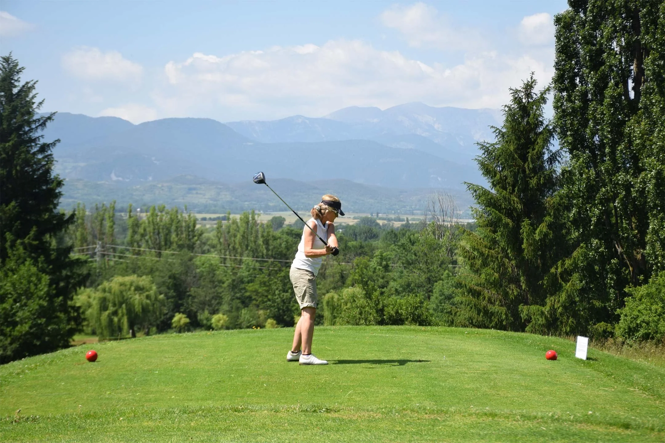 El seu camp de golf és un dels punts més reconeguts que atrau esportistes d’arreu del món.