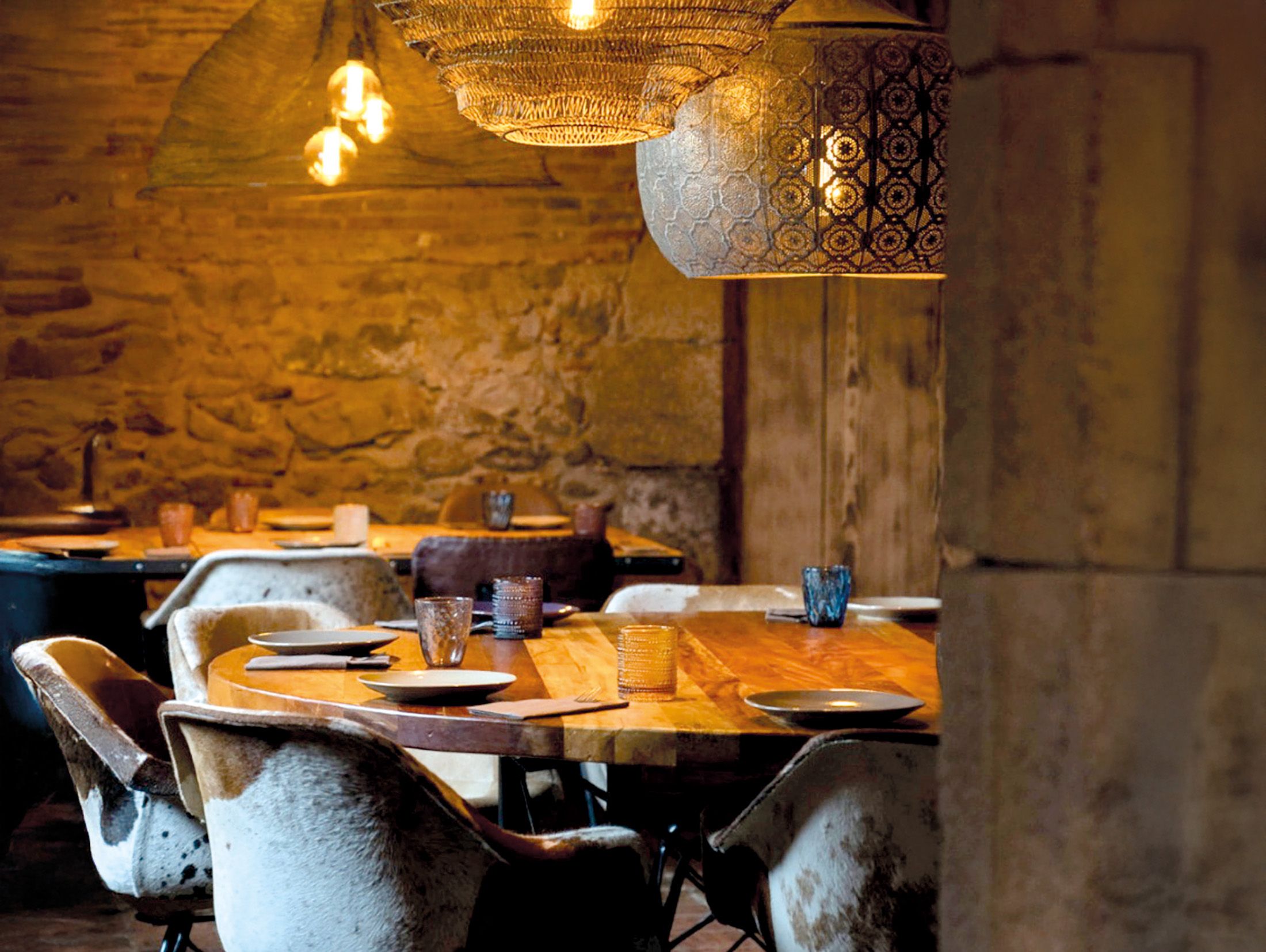 Ubicat en una masia de Llagostera, han convertit el foc en l'ànima de cada plat.