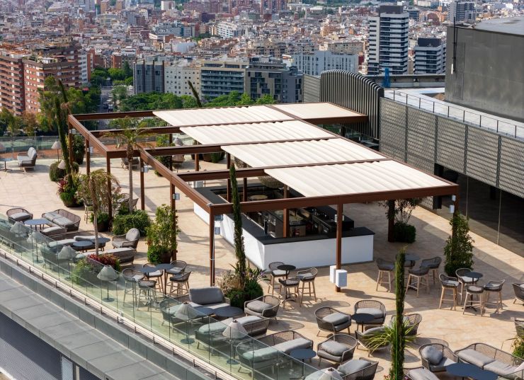 Pèrgola a l'Hotel Torre Melina Barcelona Pèrgola a l'Hotel Torre Melina Barcelona