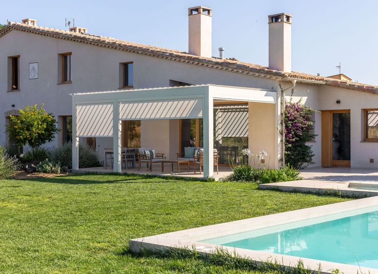 Pèrgola Bioclimàtica Mallol a Vilobí d'Onyar Pèrgola Bioclimàtica Mallol a Vilobí d'Onyar