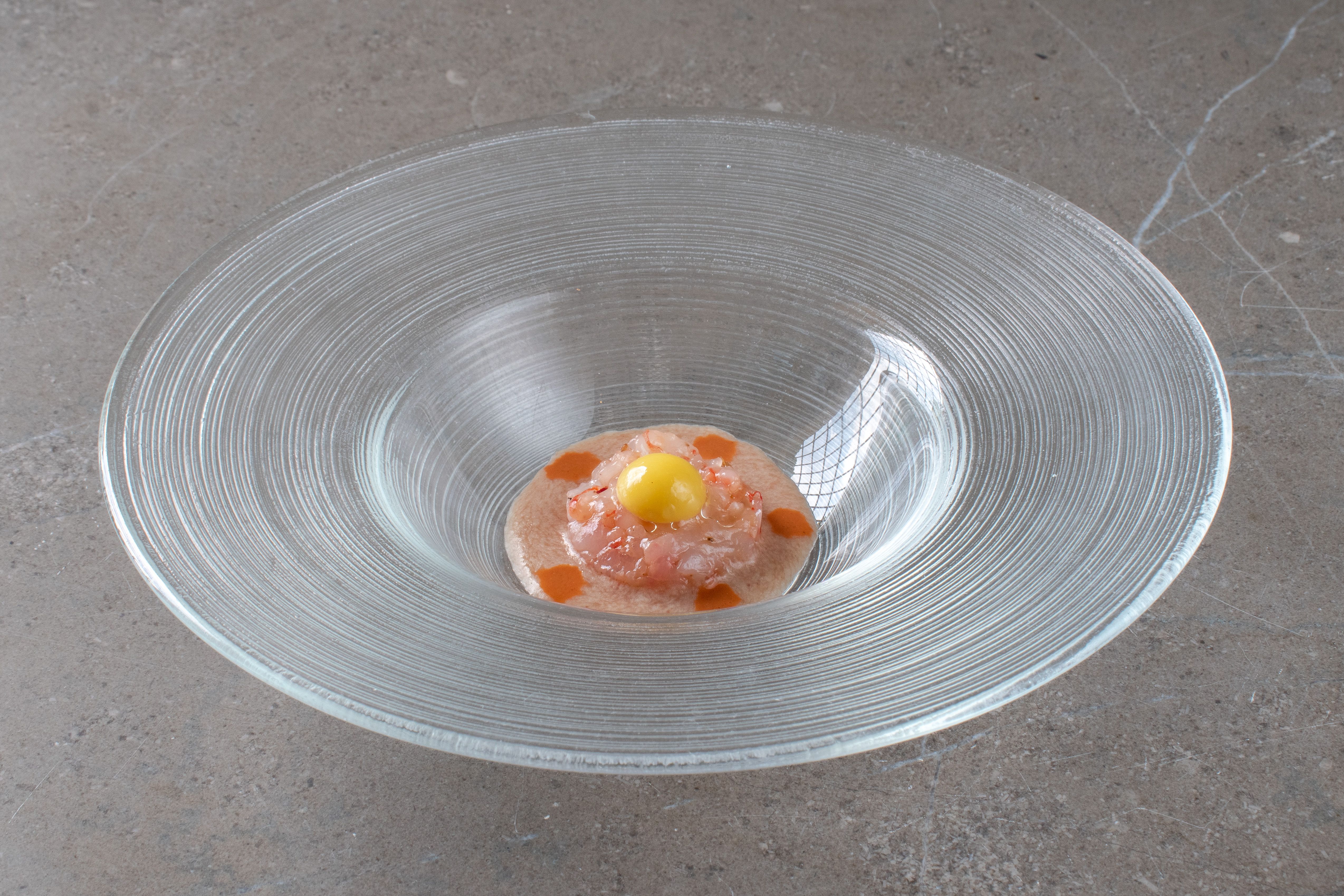 Tartar de gamba i moll de l'ós guisat
