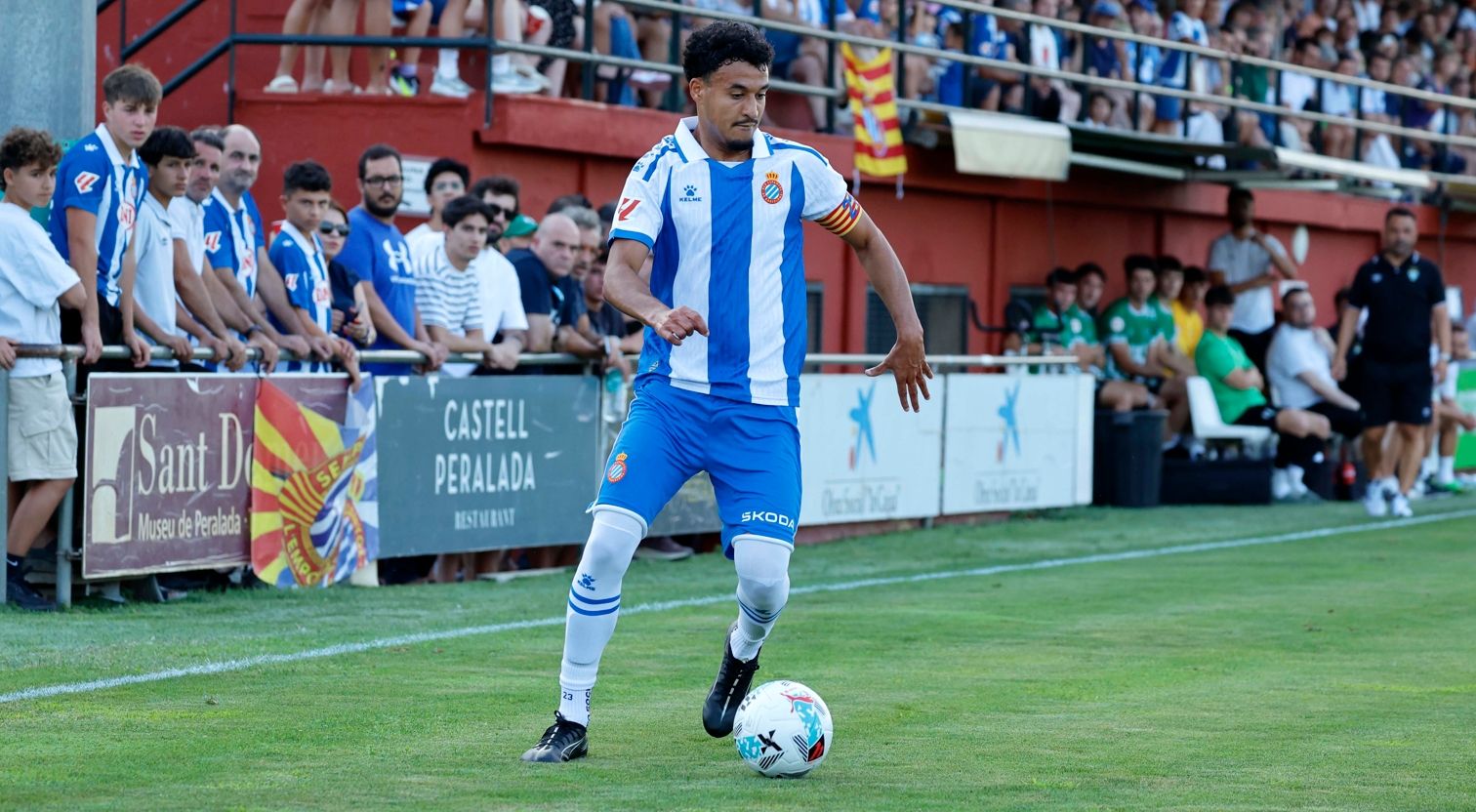 Omar El Hilali, jugador del RCD Espanyol, en el partir amistós que l’equip va disputar l’estiu passat al camp del Peralada.